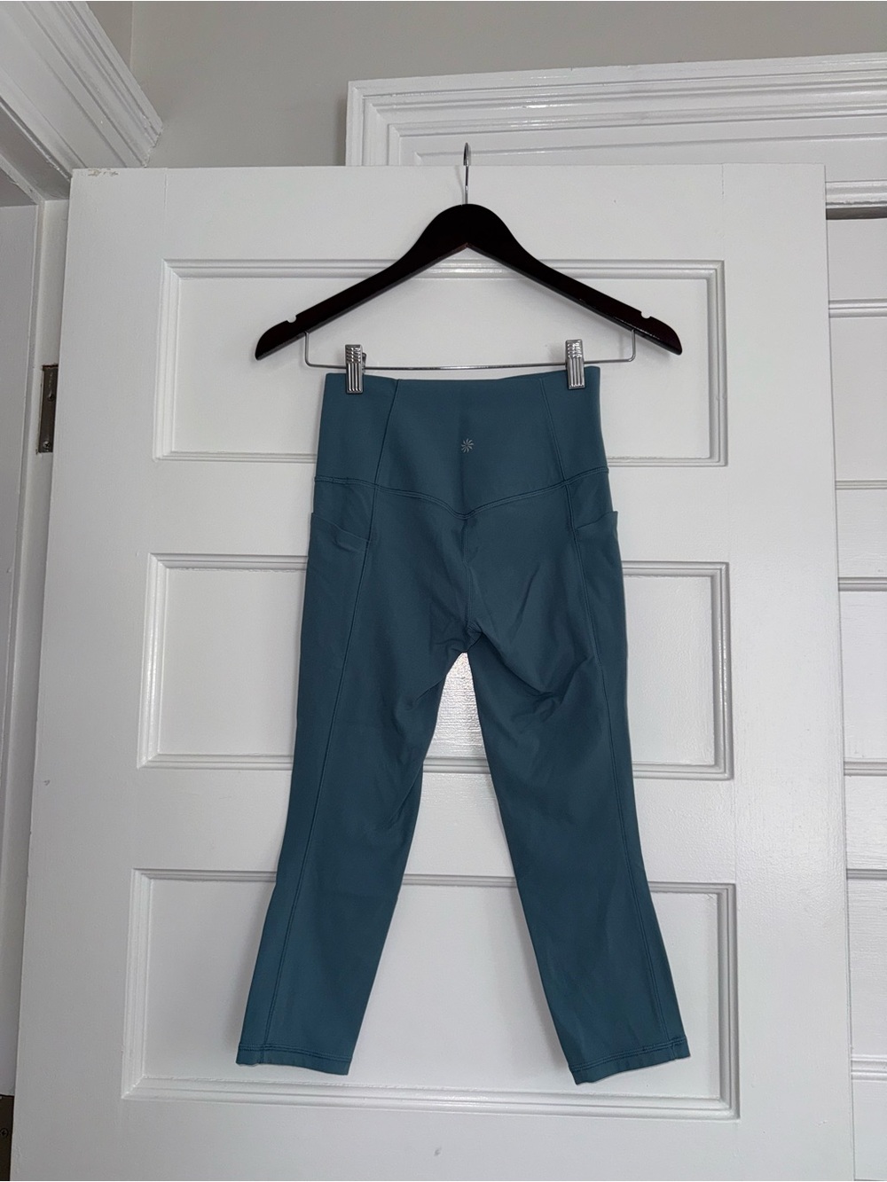 Athleta Teal Salutation II Capri